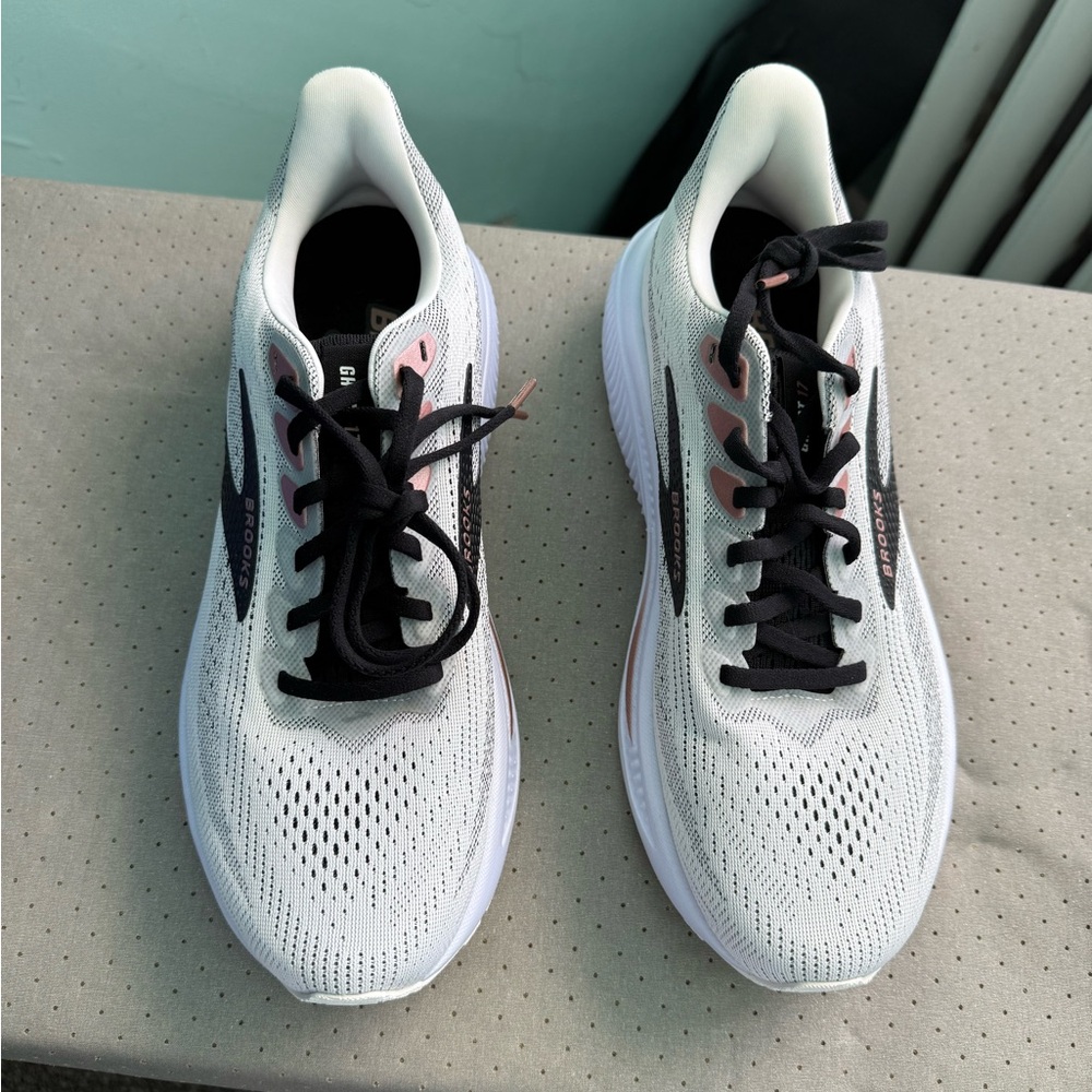 Brooks Women's White and Black Athletic Shoes